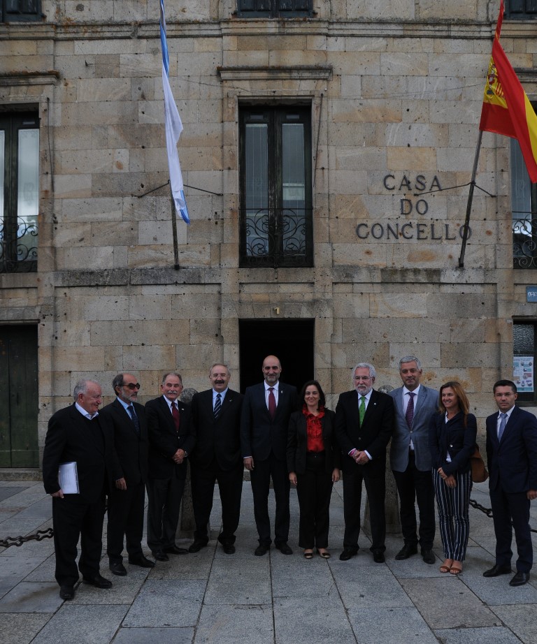 O presidente do Parlamento reivindica que a riqueza idiomática de Galicia “ábrenos as portas medio mundo”